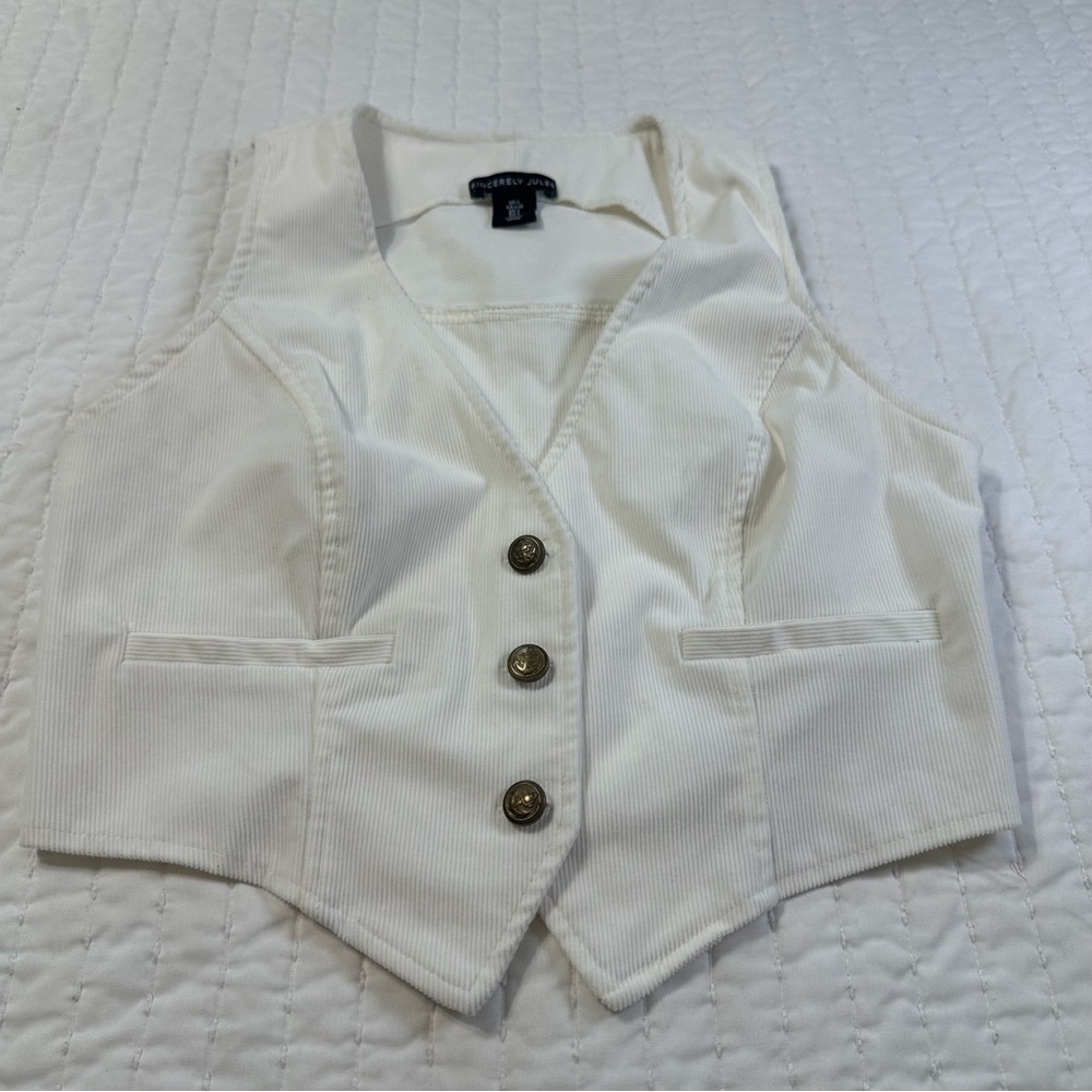 Sincerely Jules Ivory Buttoned Down casual Vest - Picture 2 of 8